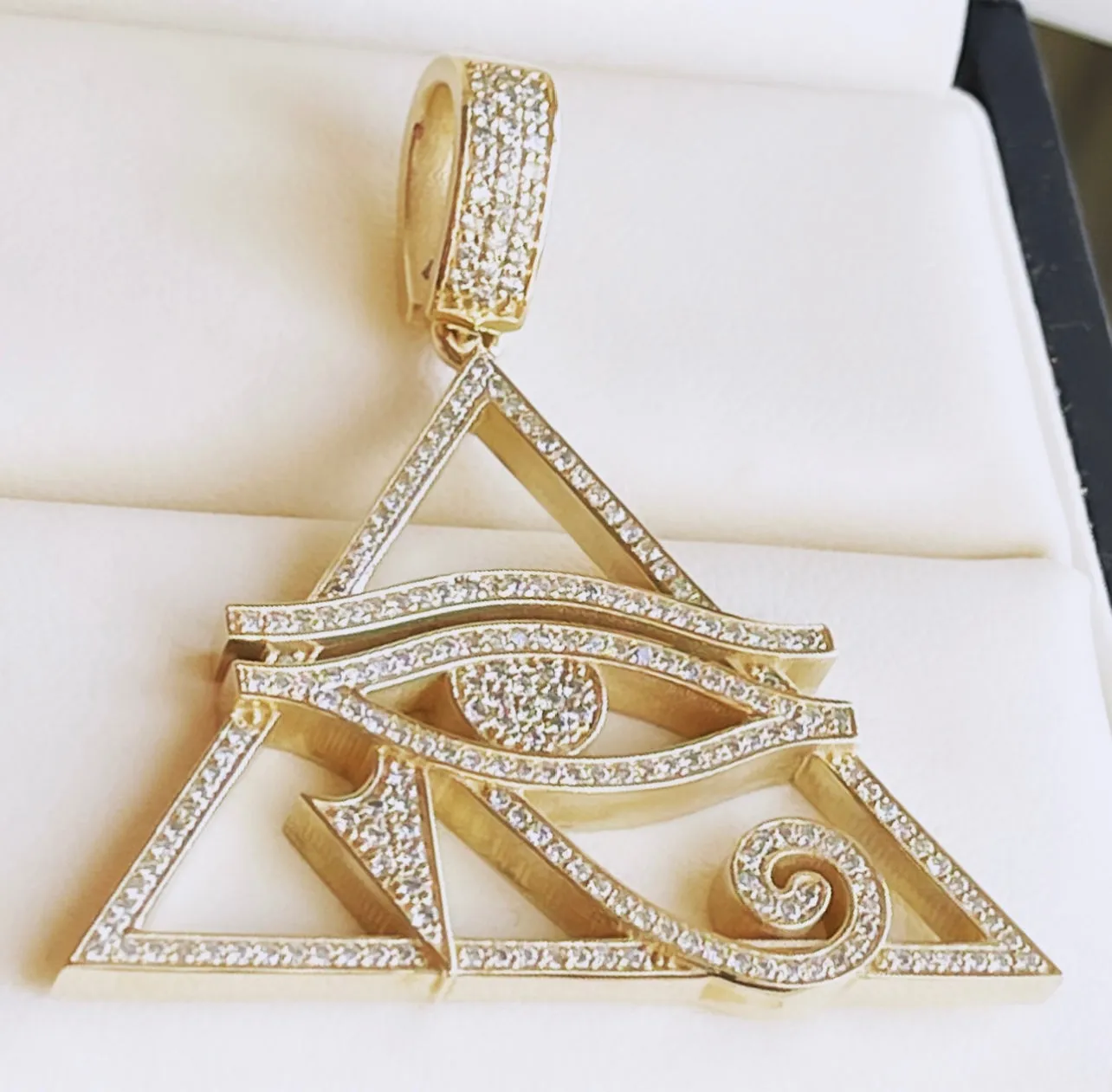 Eye of Horus triangle